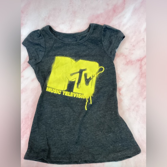 Shirt and skirt for sale not use much please Please please buy - Picture 5 of 5